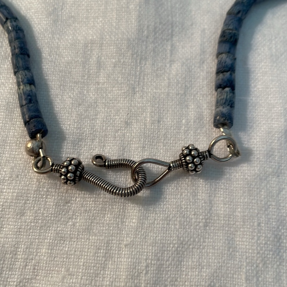 Blue Sponge Coral and Thai Silver Fish Necklace - Picture 2 of 4